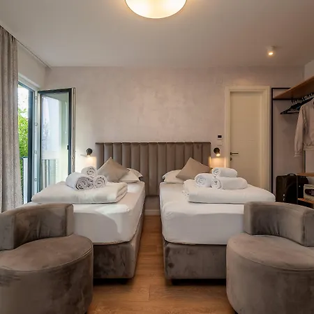 Seven Seas Bed & Breakfast 4*