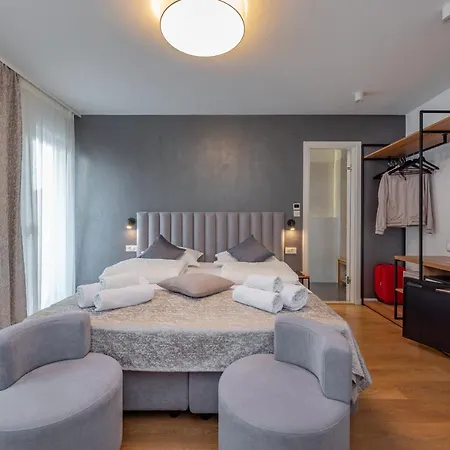 Seven Seas Bed & Breakfast