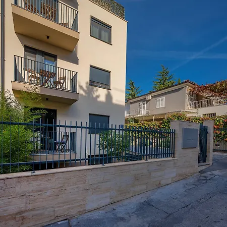 Oda ve Kahvaltı Seven Seas