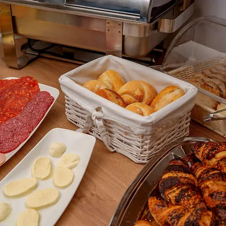 Oda ve Kahvaltı Seven Seas