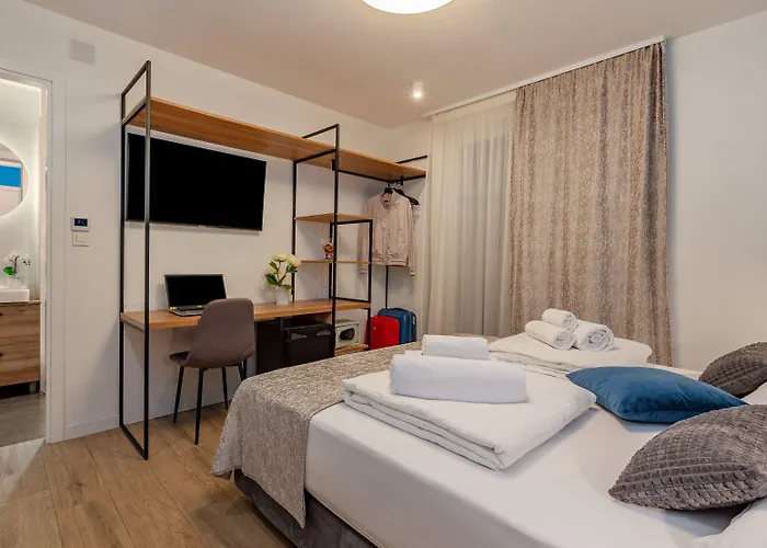 Seven Seas Bed & Breakfast